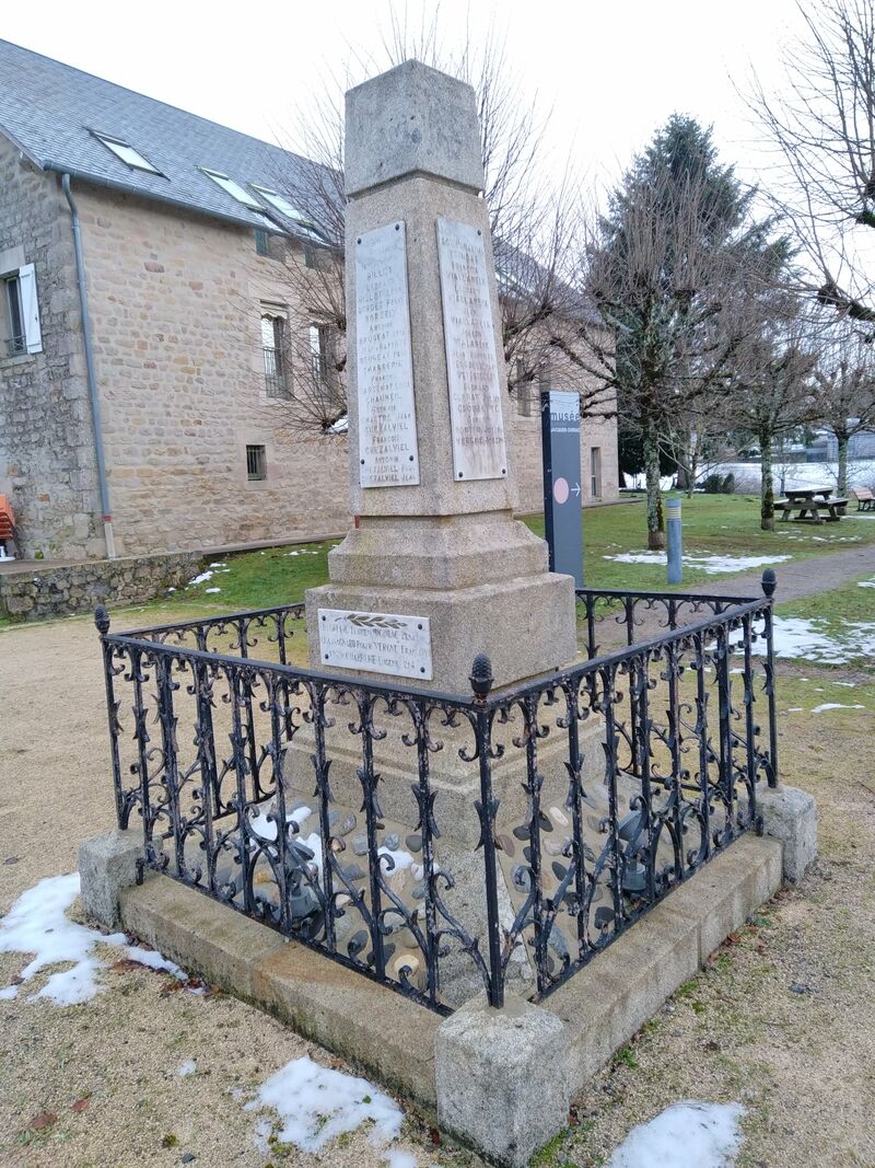emplacement monument aux morts